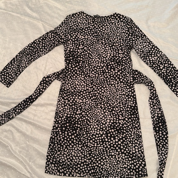 DKNY dress. SZ 8P. Never worn. Black/cream Cheetah Polka dot V Neck - Picture 4 of 6